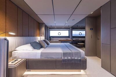  Ferretti Infynito 90  <b>Interior Gallery</b>