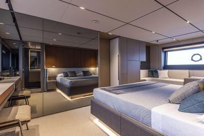  Ferretti Infynito 90  <b>Interior Gallery</b>