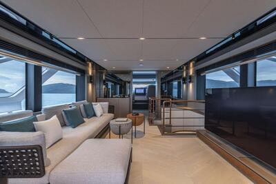 <b>Галерея интерьеров</b>  Ferretti Infynito 90 