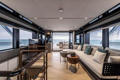 <b>Галерея интерьеров</b>  Ferretti Infynito 90 