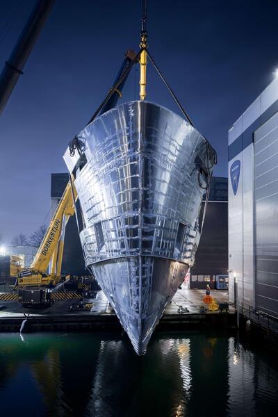 <b>Галерея</b>  Heesen 5700 ALUMINIUM FDHF Evita 