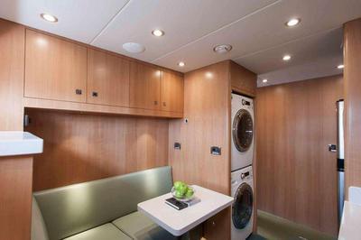  Horizon E88 Skylounge Waddle We Do  <b>Interior Gallery</b>