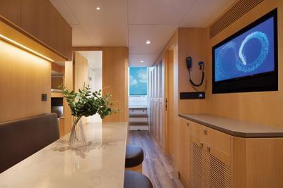  Horizon FD100 Trideck Jemily II  <b>Interior Gallery</b>