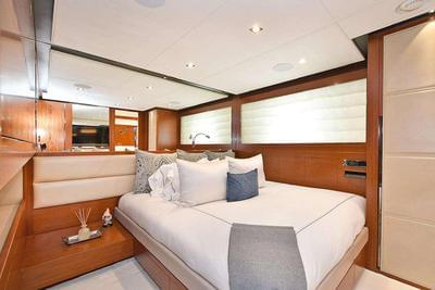  Horizon RP110 Skylounge Neverland  <b>Interior Gallery</b>