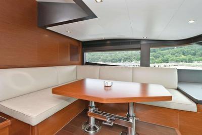  Horizon RP110 Skylounge Neverland  <b>Interior Gallery</b>