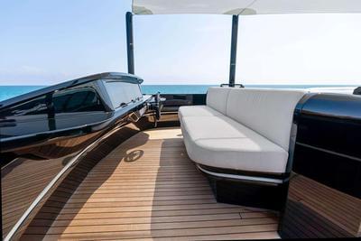  Mangusta 104 REV The Wolf  <b>Exterior Gallery</b>