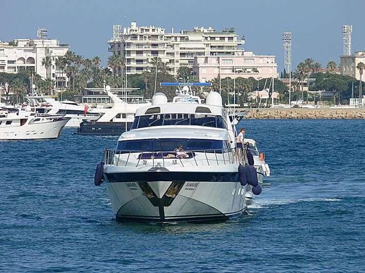 Mangusta 107 Bird of prey