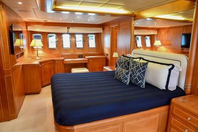  Mangusta Maxi Open 105 Allure  <b>Interior Gallery</b>