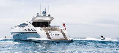  Mangusta Maxi Open 108 Blooms  <b>Exterior Gallery</b>