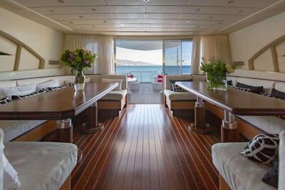  Mangusta Maxi Open 108 King  <b>Interior Gallery</b>