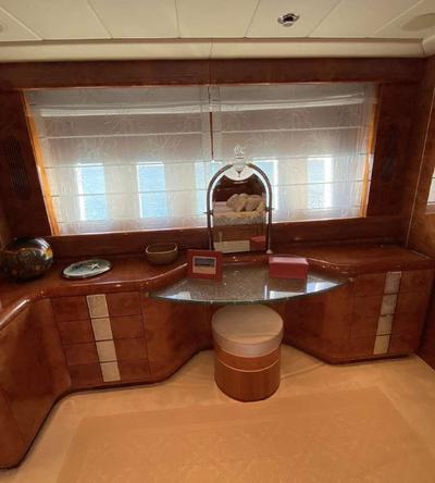  Mangusta Maxi Open 108 Splendida  <b>Interior Gallery</b>