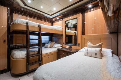  Mangusta Maxi Open 165 Moka  <b>Interior Gallery</b>