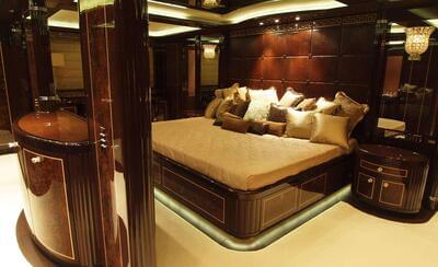  Mangusta Maxi Open 165 Zeus I  <b>Interior Gallery</b>