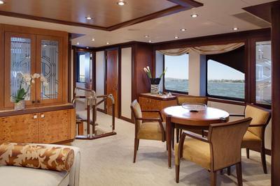 <b>Галерея интерьеров</b>  Ocean Alexander 120 Dream Weaver 