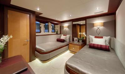 <b>Галерея интерьеров</b>  Ocean Alexander 120 Dream Weaver 