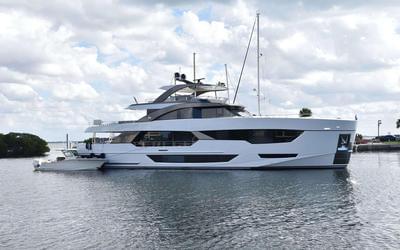  Ocean Alexander 35R Entrepreneur  <b>Exterior Gallery</b>