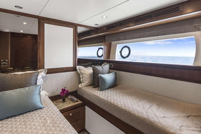 <b>Галерея интерьеров</b>  Ocean Alexander 85e Ocean Rose 