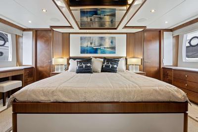 <b>Галерея интерьеров</b>  Ocean Alexander 85e Ocean Rose 