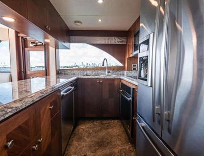  Ocean Alexander 85e Phoenix  <b>Interior Gallery</b>