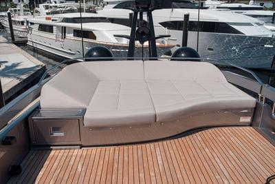  Pershing 8x 8XO  <b>Exterior Gallery</b>