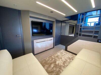  Pershing 8x Silver Bullet  <b>Interior Gallery</b>