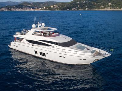  Princess 95M Rosso  <b>Exterior Gallery</b>