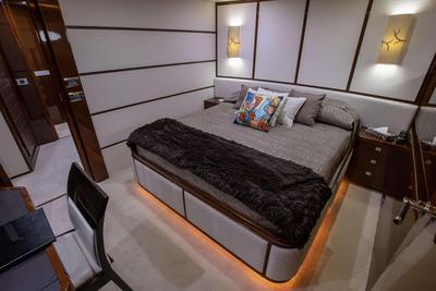  Princess 95M Rosso  <b>Interior Gallery</b>