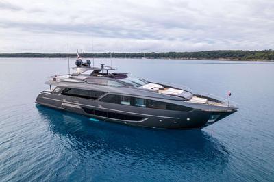 Riva 110 Dolcevita Onyx