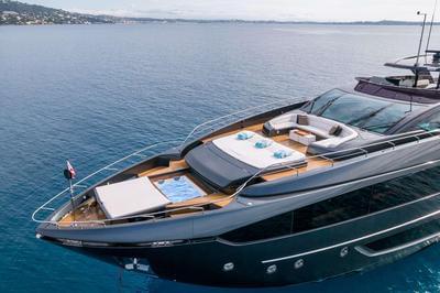  Riva 110 Dolcevita Onyx  <b>Exterior Gallery</b>