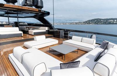  Riva 110 Dolcevita Onyx  <b>Exterior Gallery</b>