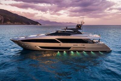  Riva 110 Dolcevita Taku  <b>Exterior Gallery</b>