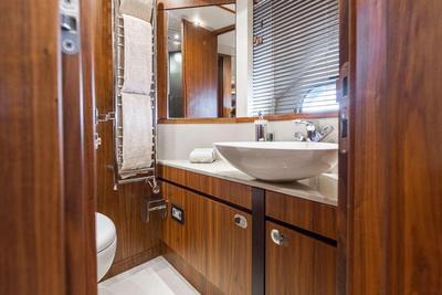  Sunseeker 101 Sport Yacht Freaky Franks  <b>Interior Gallery</b>