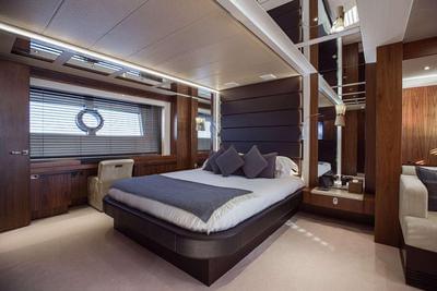  Sunseeker 101 Sport Yacht Freaky Franks  <b>Interior Gallery</b>