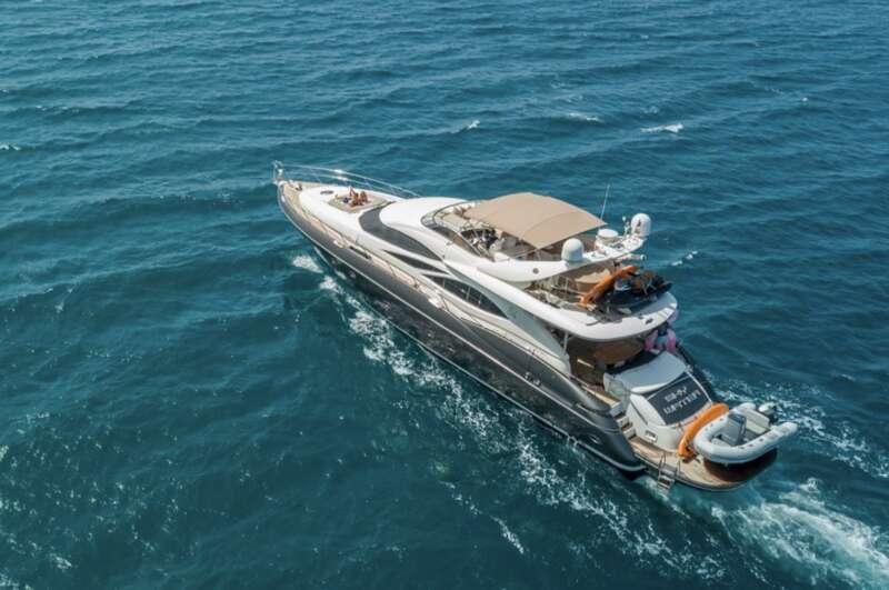 <b>Галерея</b>  Sunseeker Custom Skywater 