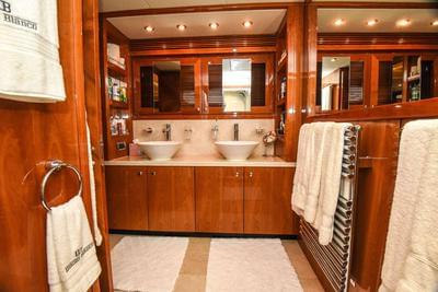  Sunseeker Predator 108 Diablo Blanco  <b>Interior Gallery</b>