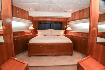  Sunseeker Predator 108 Diablo Blanco  <b>Interior Gallery</b>