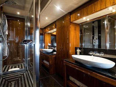<b>Галерея интерьеров</b>  Sunseeker Predator 115 Lady Volantis 