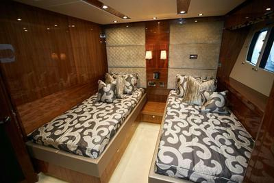 <b>Галерея интерьеров</b>  Sunseeker Predator 115 Lady Volantis 