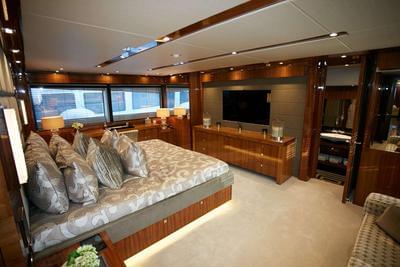 <b>Галерея интерьеров</b>  Sunseeker Predator 115 Lady Volantis 