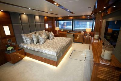 <b>Галерея интерьеров</b>  Sunseeker Predator 115 Lady Volantis 