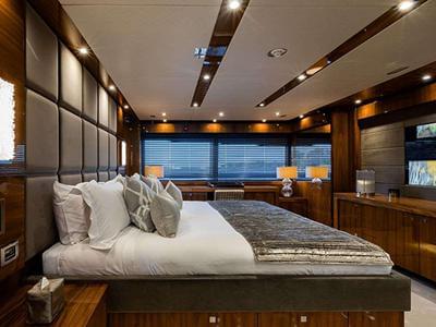 <b>Галерея интерьеров</b>  Sunseeker Predator 115 Lady Volantis 