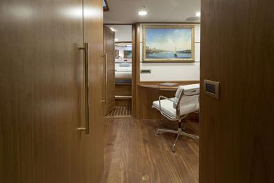 <b>Галерея интерьеров</b>  Wim van der Valk Flybridge 25m Valencia 