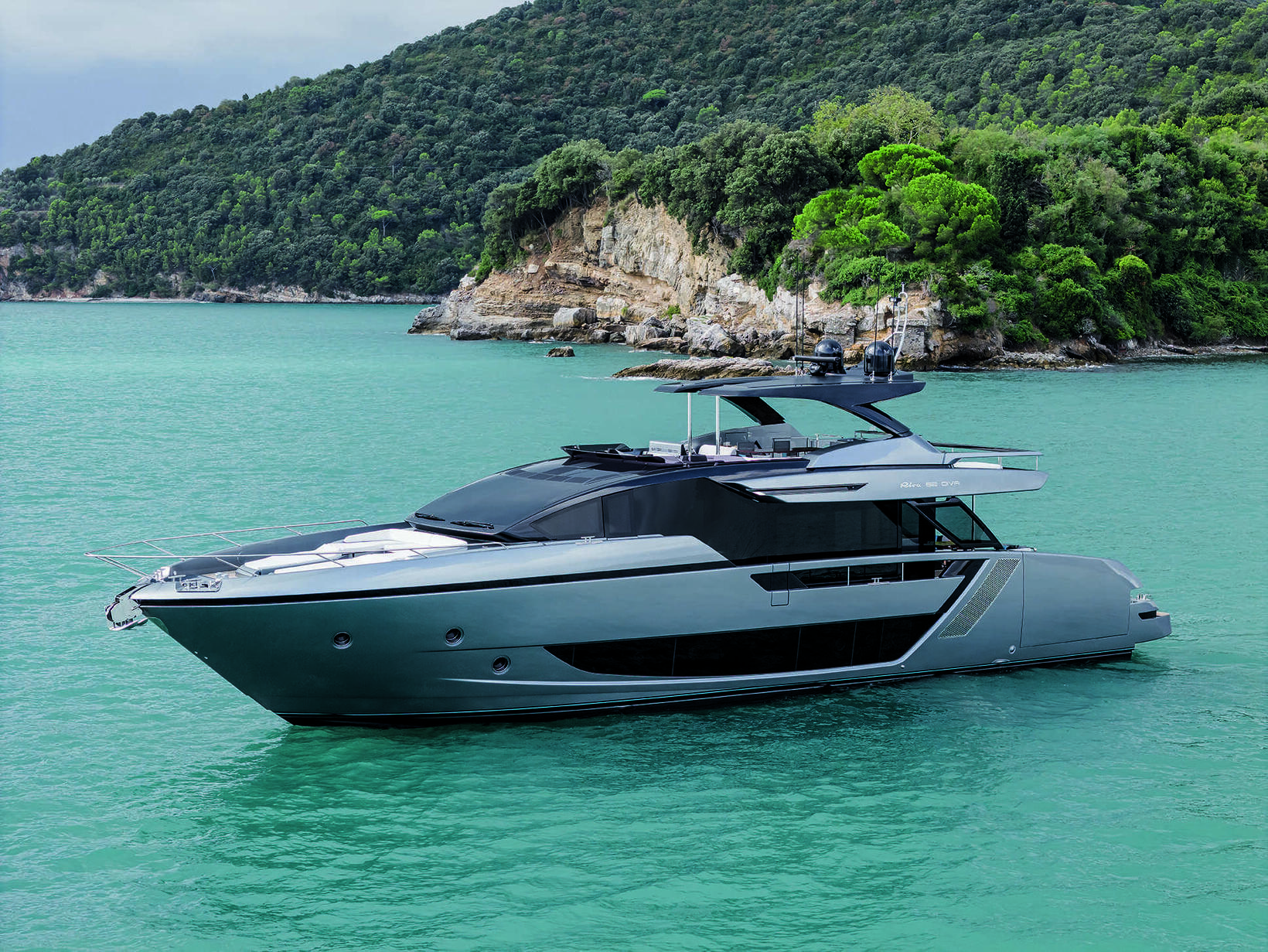 Riva 82’ Diva: The Flybridge with Endless Outdoor Space