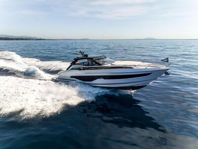 Sunseeker Unveils Dazzling Display at Dubai International Boat Show