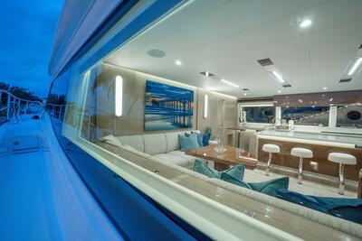 Horizon Power Catamarans Presents “Showcase of Silence” at the Palm Beach International Boat Show