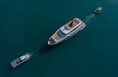 Custom Line Navetta 30: The Top-Selling Epitome of Timeless and Made-to-Measure Elegance