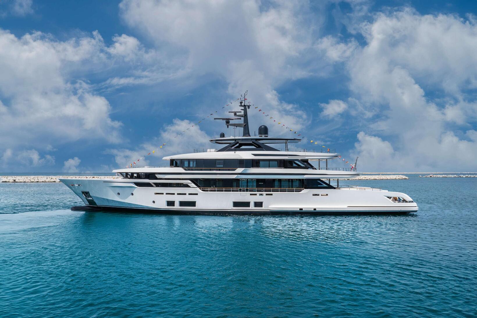 First all-aluminium custom line 50 superyacht launched