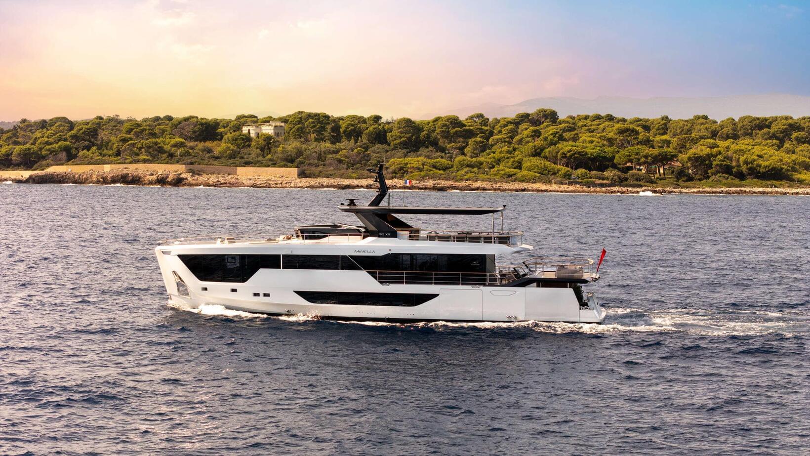 Numarine Launches First Hybrid Superyacht: The 30XP