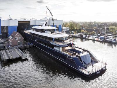 “Sleek and chic”: ONE leaves the yard at Kaag