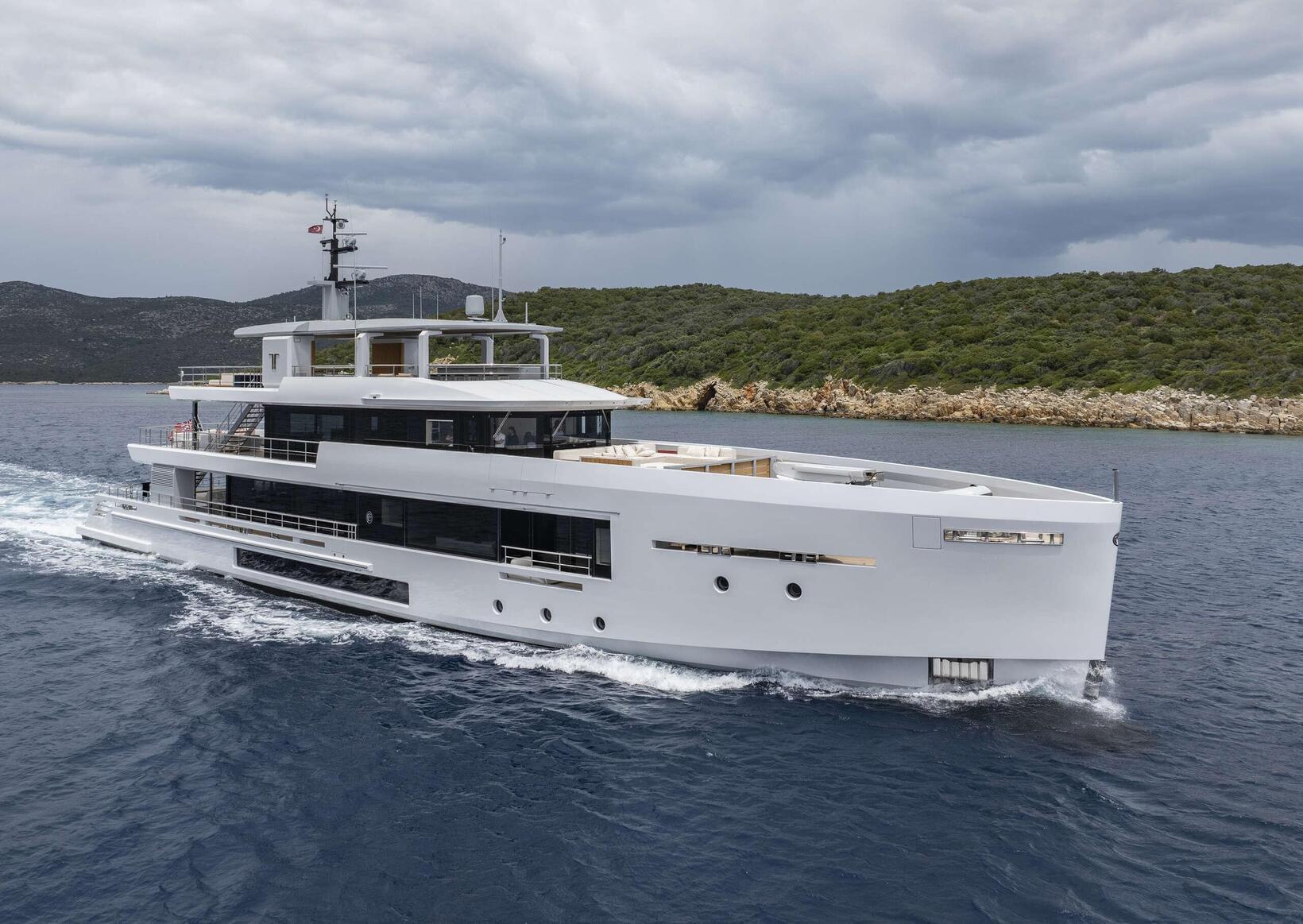 Going Domeless: Videoworks Delivers Next-Gen AV/IT System on M/Y Project T One Off